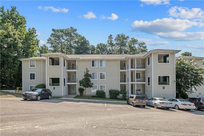Building Photo - 2 Bedrooms 2 Bathrooms Condo Unit 13