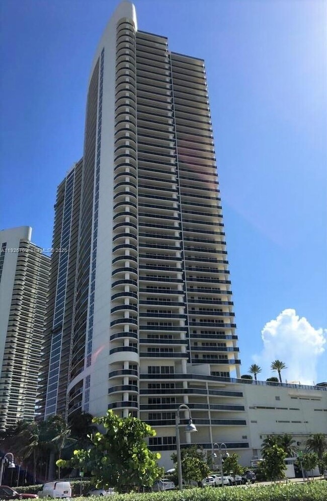 Building Photo - 1850 S Ocean Dr Unit 1405
