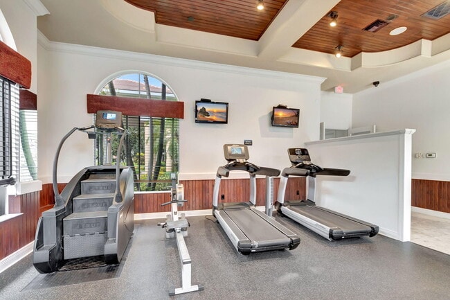 Photo - 10337 Trianon Pl