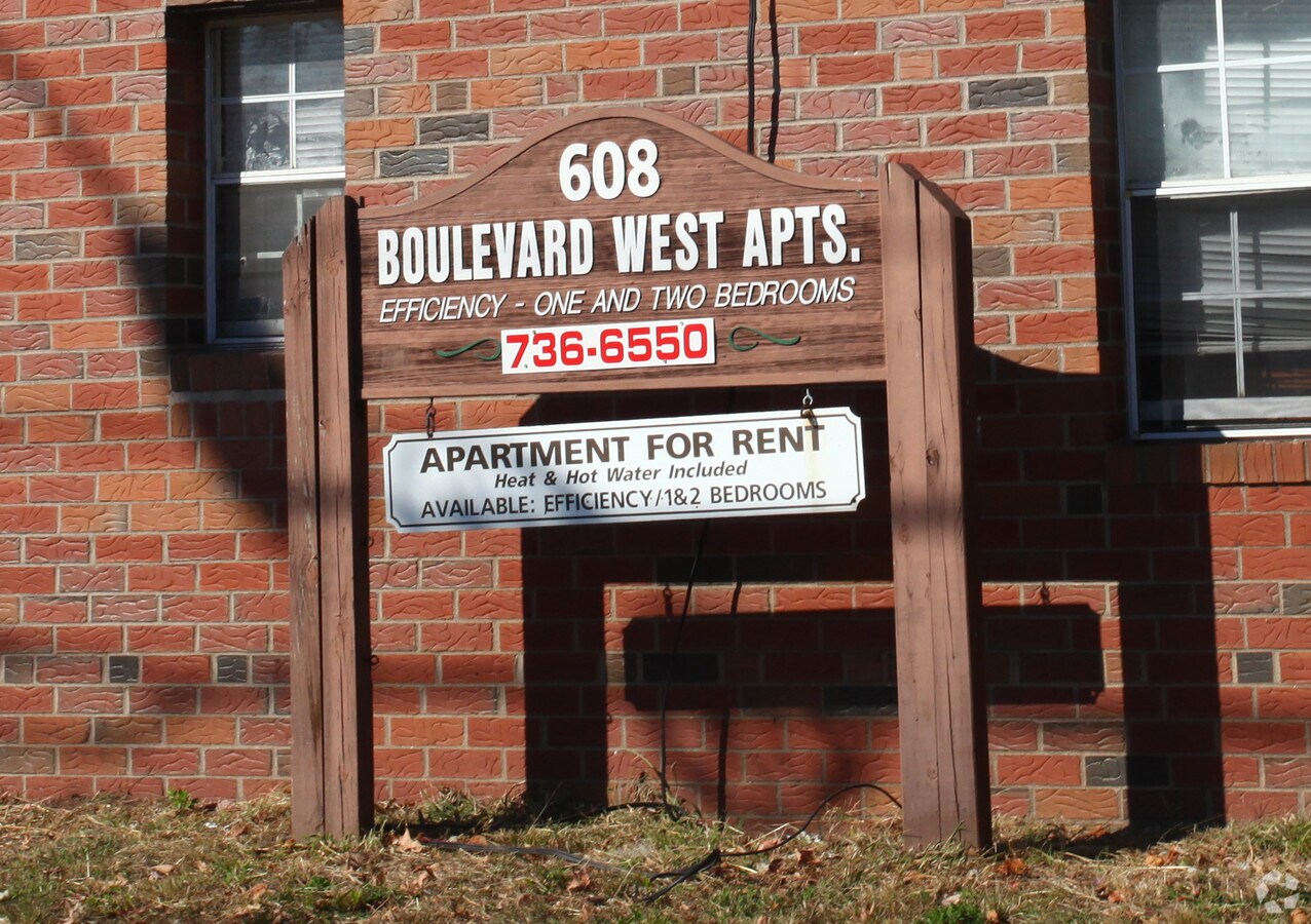 Photo - Boulevard West