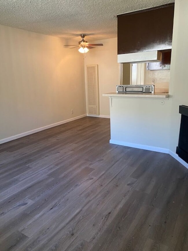 Photo - Beautiful One Bedroom Unit 5