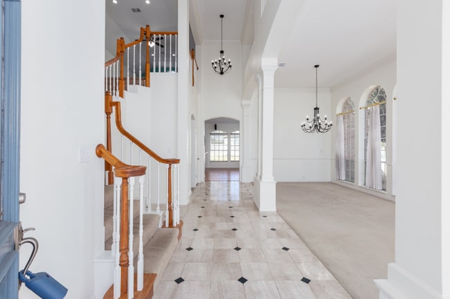 Building Photo - 501 Crown Colony Dr Rental
