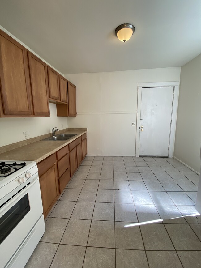 Photo - 115 n Hancock st Unit 1