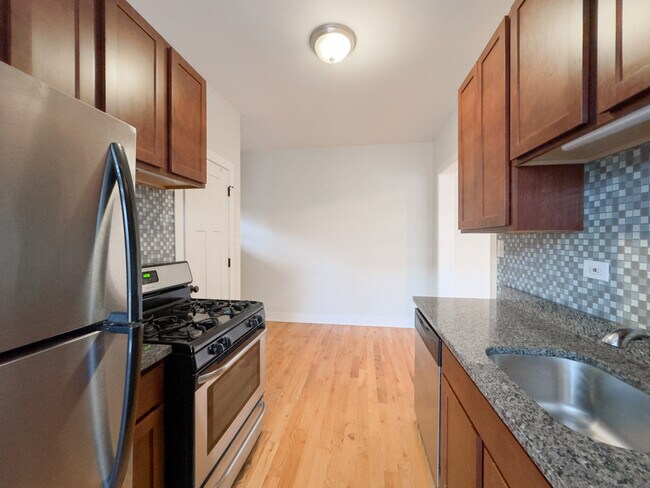 Photo - 1322 Oak Ave Unit G4