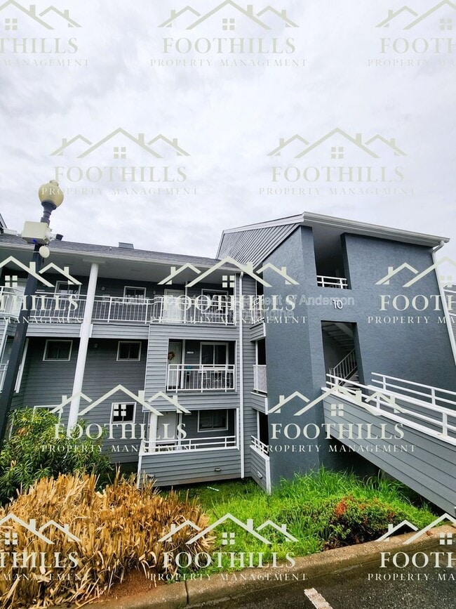 Photo - 1011 Northlake Dr