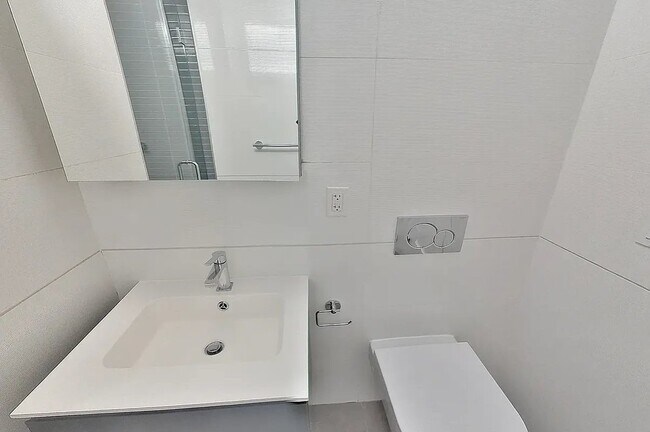 Photo - 161 Stanton St Unidad 5