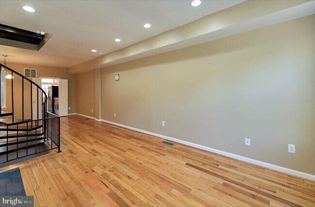 Photo - 3254 Q St NW