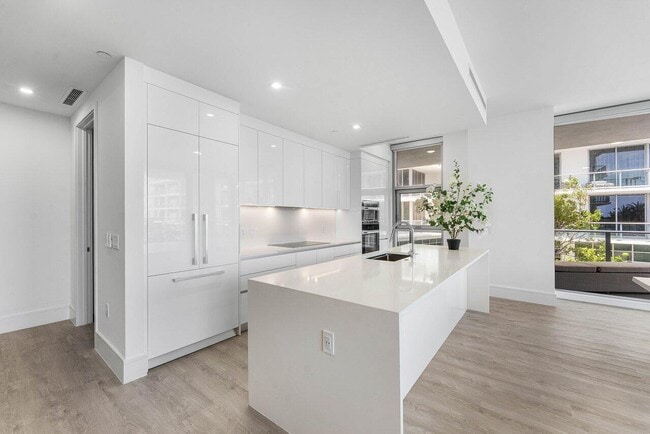 Photo - 220 Lake Shore Dr Unit 702
