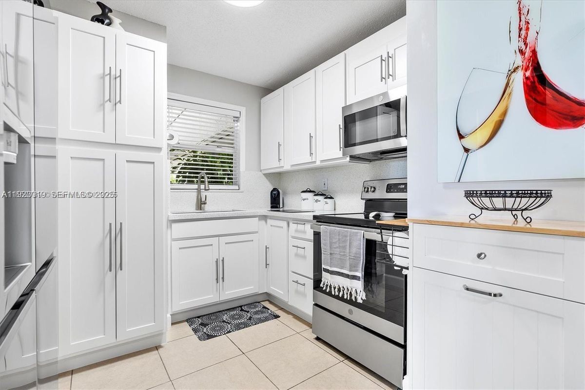 Photo - 8841 W Flagler St