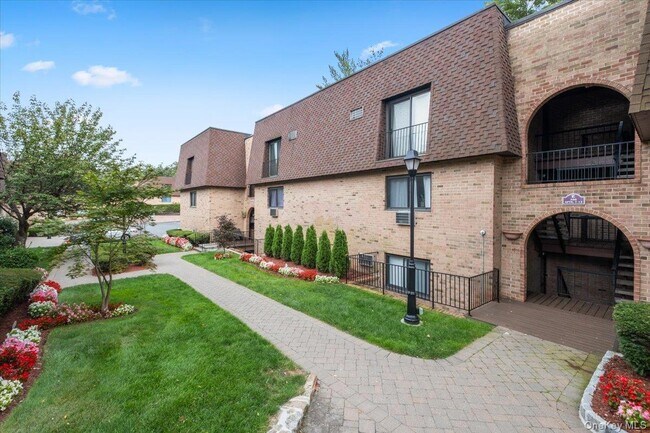 Photo - 356 Central Park Ave Unidad E10