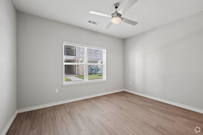 2BR, 2BA - 1,156SF - 2nd Bedroom - Redwood