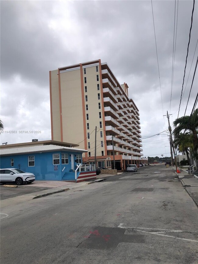 Photo - 801 S Ocean Dr Unit 1004