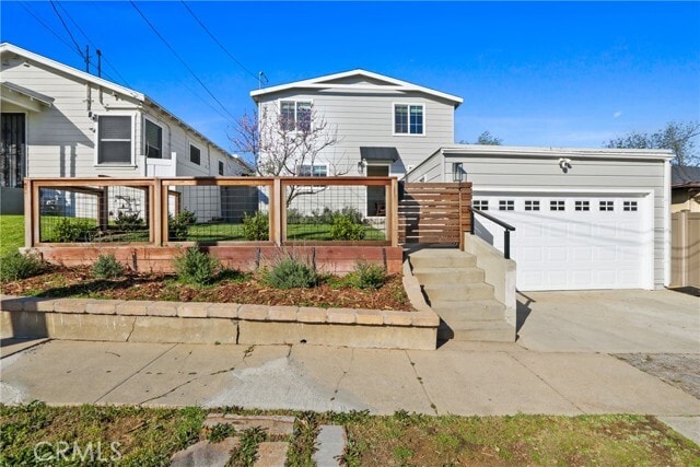 Building Photo - 725 N Bandini St