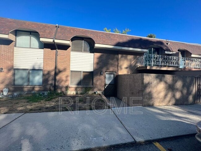 Building Photo - 1420 Lancelot Dr