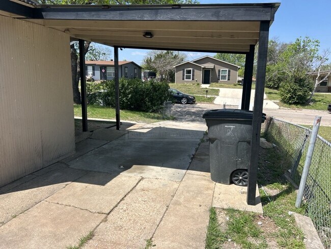 Photo - 912 Southside Dr