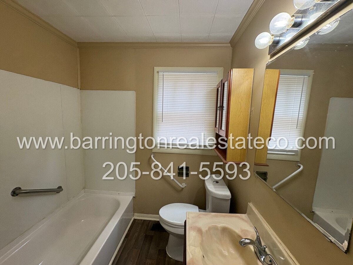 Photo - 924 Dartmouth Ct