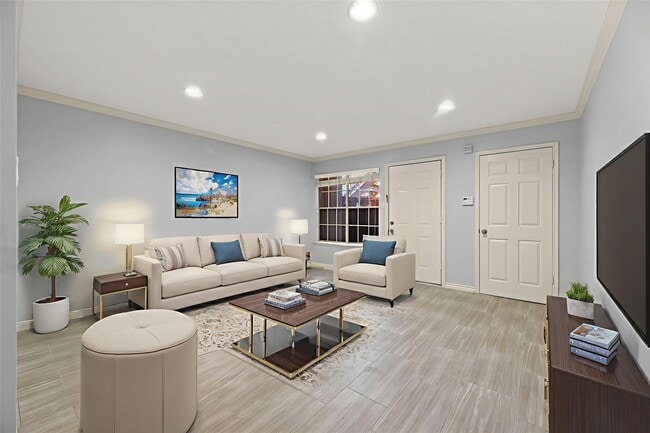 Building Photo - 1223 Augusta Dr Unit 19 Rental