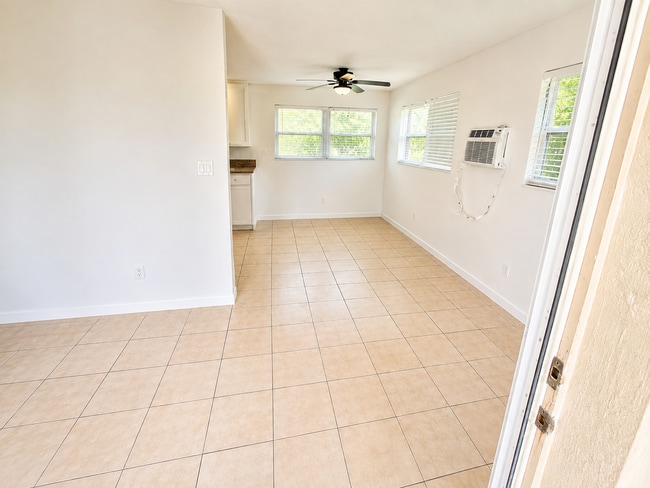 Photo - 1000 SW 16th Ave Unit B
