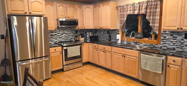 Photo - 9 Hemlock Dr