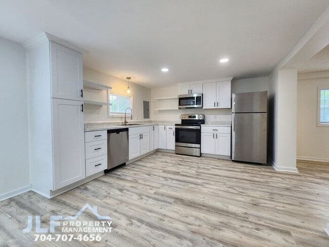 Building Photo - COMING SOON- Remodeled 2 Bed/1 Bath Home in Peaceful Salisbury!