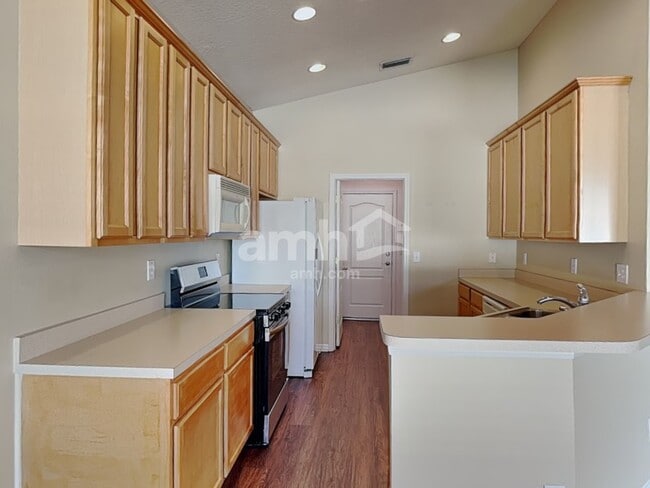 Photo - 8003 Moccasin Trail Dr