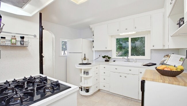 Cocina - 14526 Evanston Ave N