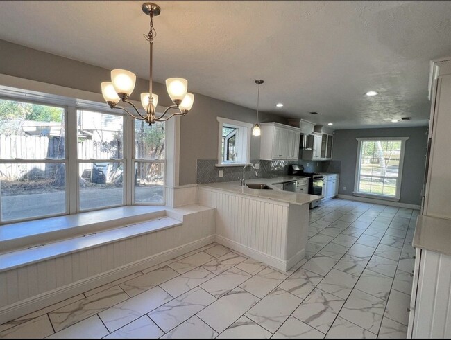 Building Photo - 17715 Loring Ln