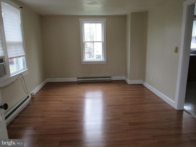 Building Photo - 111 N George St.