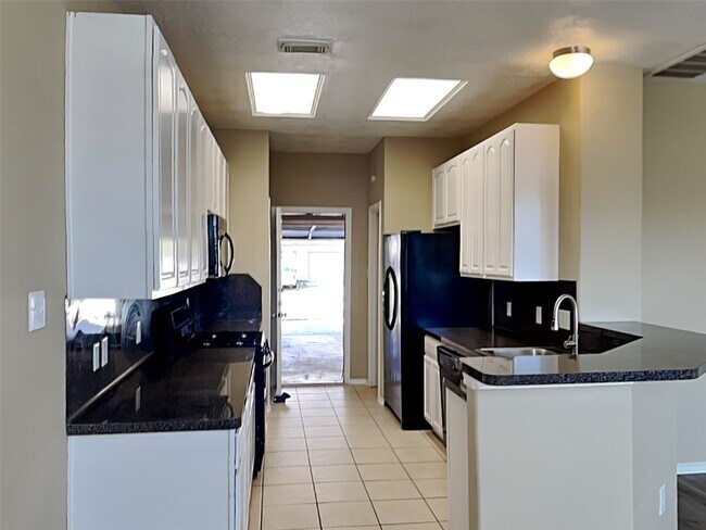 Photo - 13118 Peppergate Ln