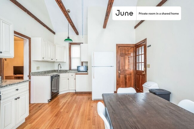 Photo - Room in Shared 4 bed/1.5 bath home Unidad C