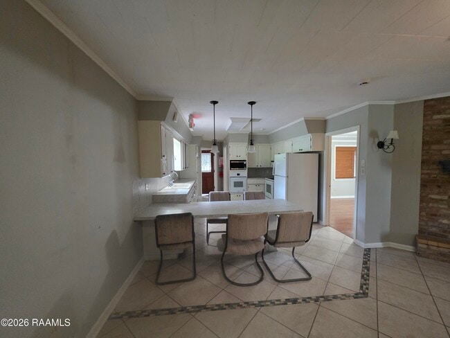Photo - 728 Westgate Rd