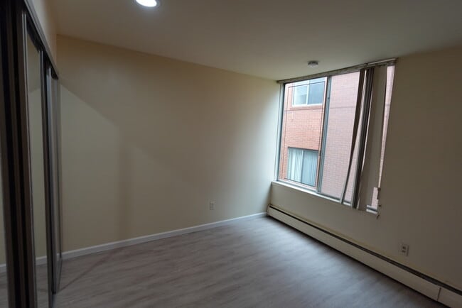 Photo - 832 Packard St