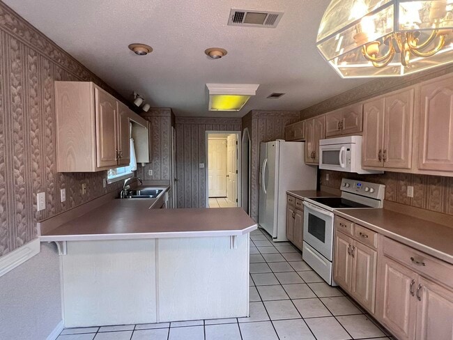 Photo - 395 Lake Holley Cir