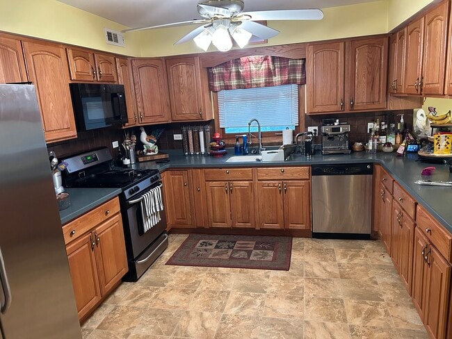 Photo - 3130 Sheeler Ave