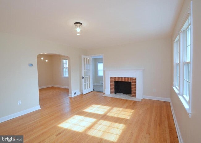 Photo - 2441 N McKinley St