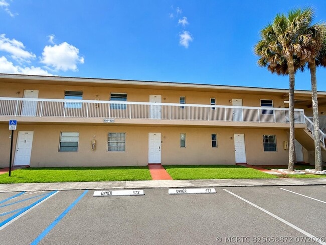 Building Photo - 918 Twin Lakes Dr Unit 8-M