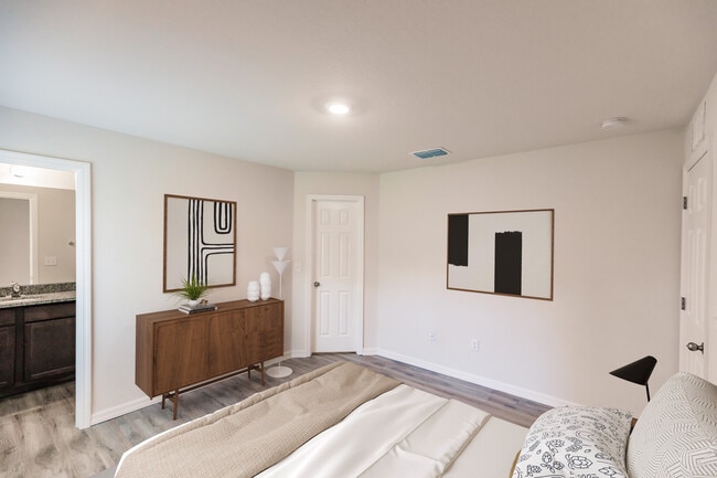 Photo - 27074 Adams St