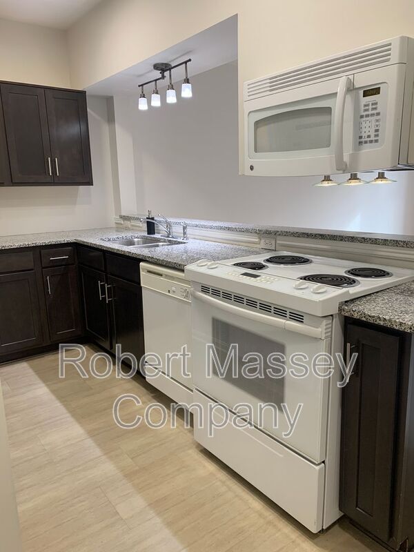 Photo - 2745 Grinstead Dr Unit 106