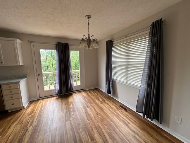 Photo - 3-bedroom, 3.5-bathroom nestled in Wyndhur...
