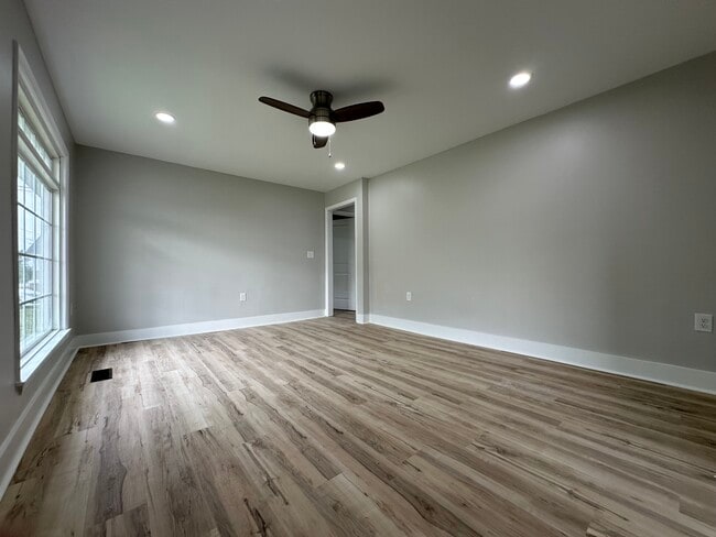 Living Room - 510 2nd Ave S