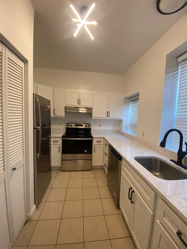 Photo - 921AR Geyer Unit 921AR