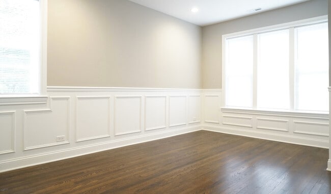 Photo - 2957 N Avers Ave