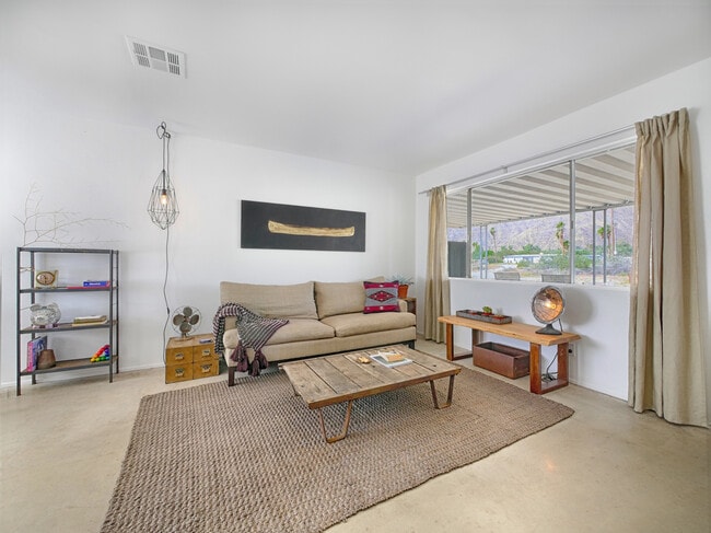 Building Photo - 277 East Racquet Club Road Unit Egret's Escape (3)