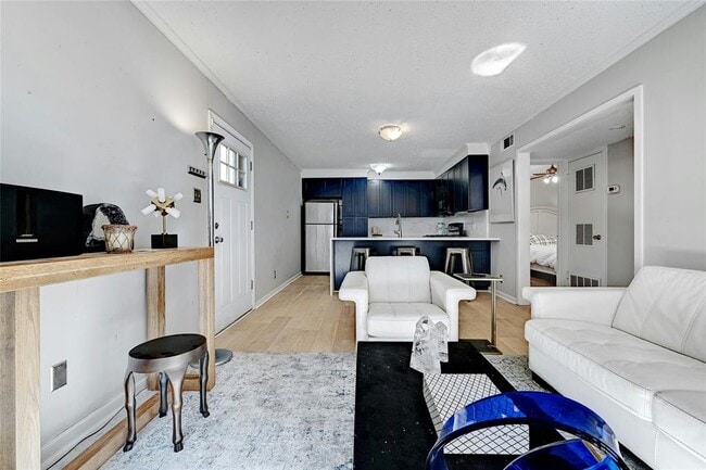 Photo - 1304 Summit St Unit 101