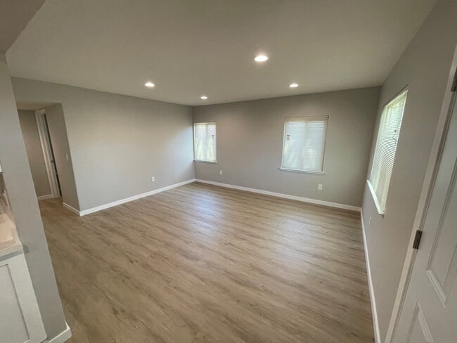 Photo - Vallejo - Western