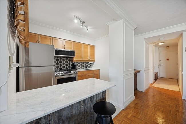 Photo - 604 S Washington Sq Unit 1806