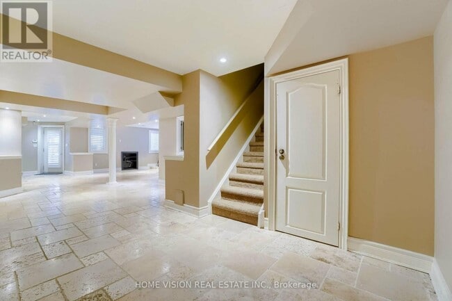 Photo - 24 Sandbanks Dr