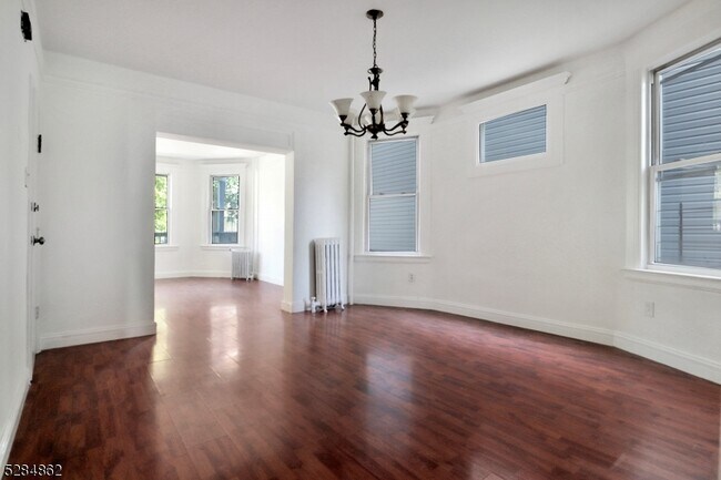 237 S Clinton St Unit 2