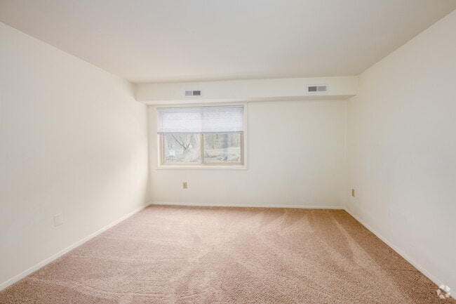 1BR, 1BA - 720SF - Bedroom - Rock Creek Woods