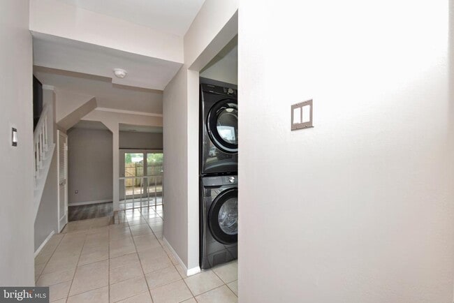 Photo - 8853 Teakwood Ct